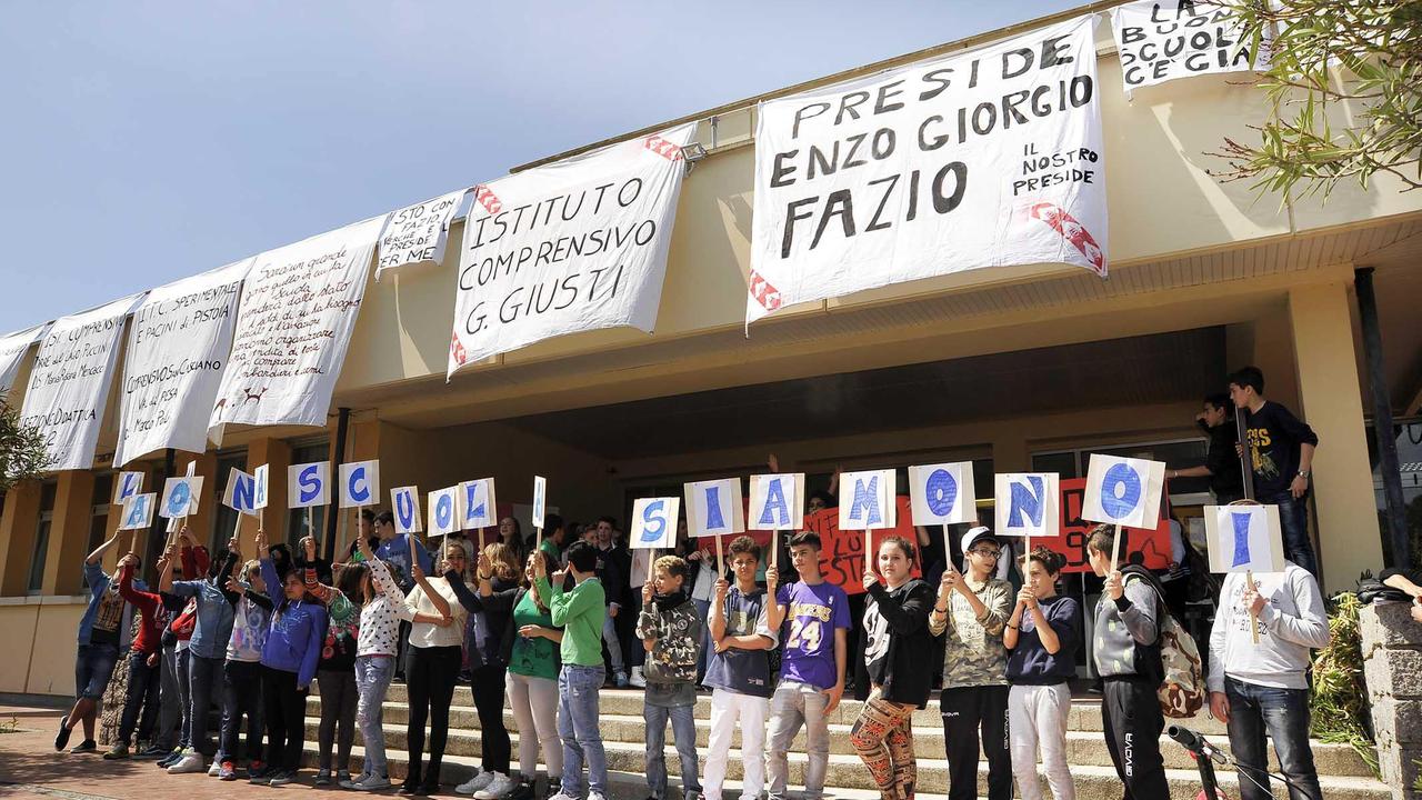 La protesta alla scuola Giusti (foto di Gio' Di Stefano)