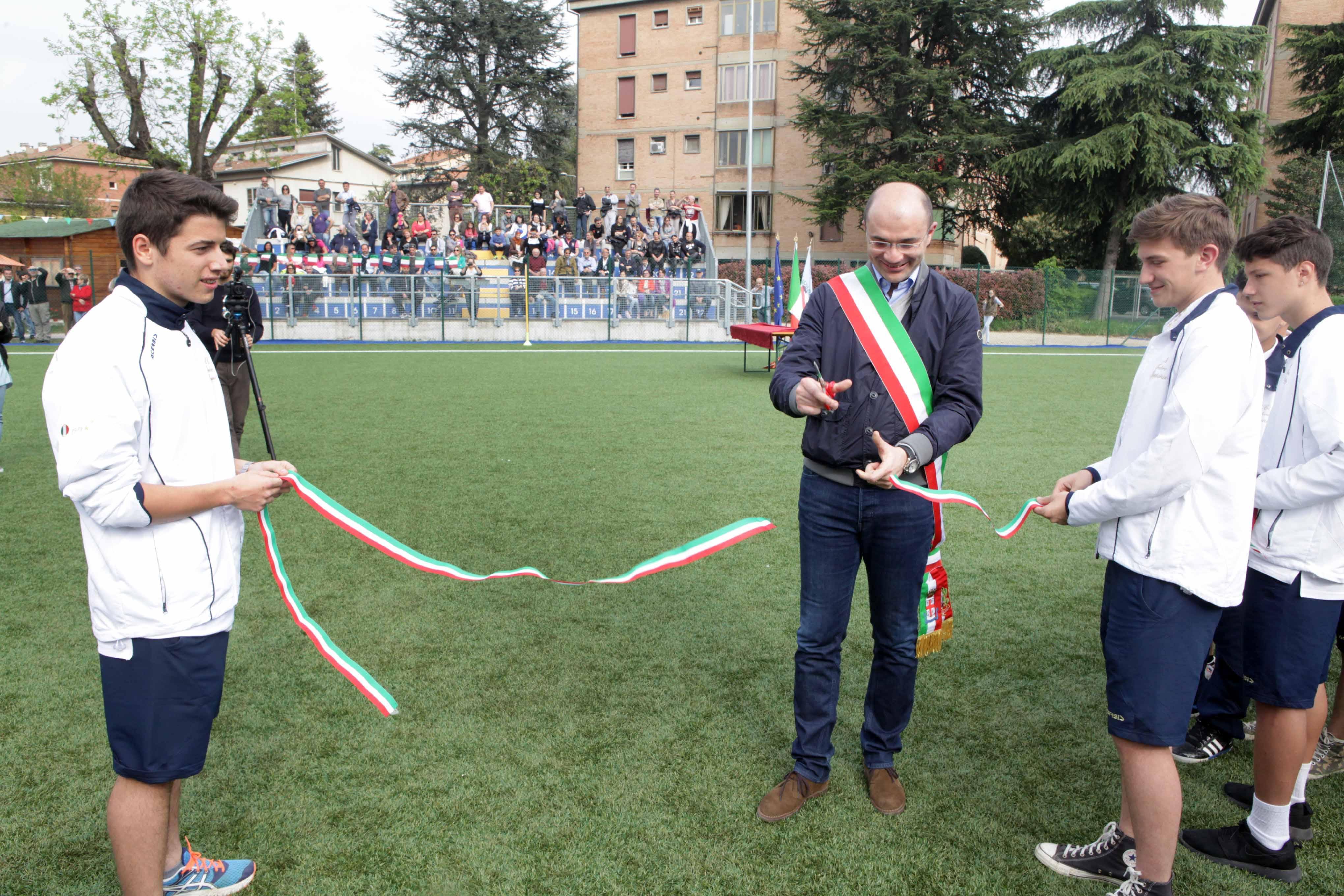 Inaugurato il nuovo campo da calcio alla Rosta Nuova