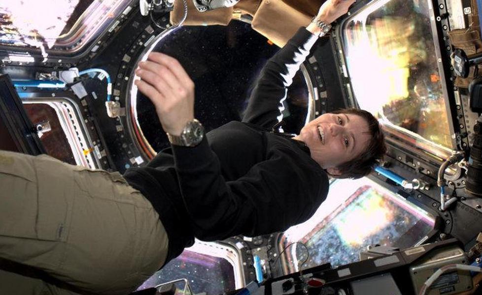 Cristoforetti dallo spazio saluta i futuri astronomi