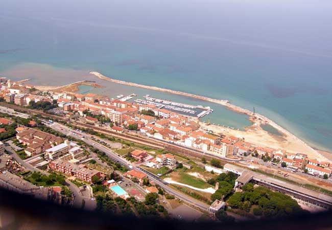 Una panoramica di San Vincenzo (foto Paolo Barlettani)