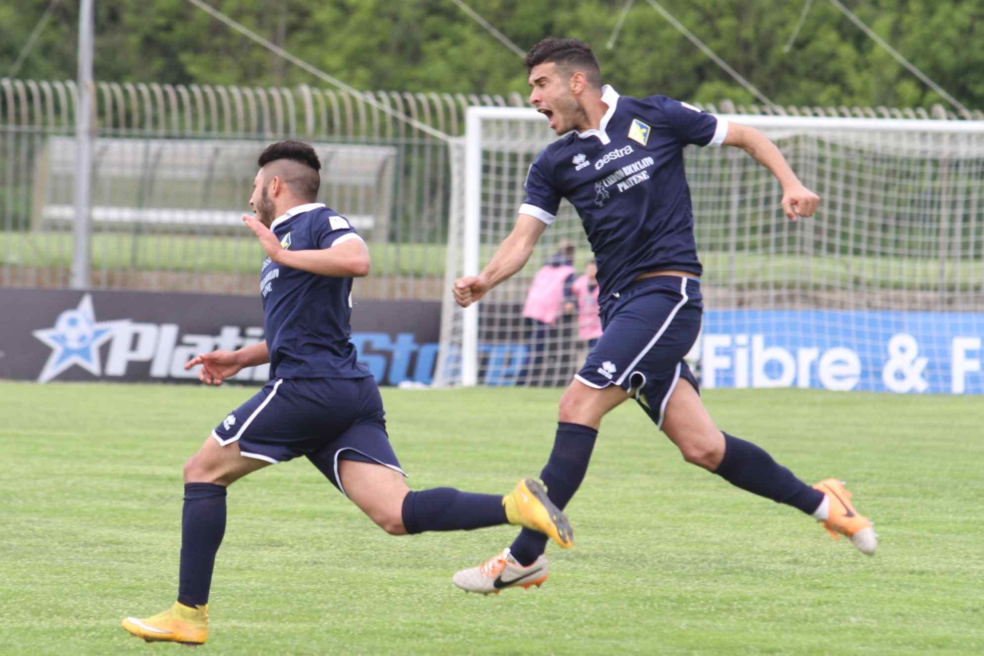 L'esultanza di Urso dopo il gol