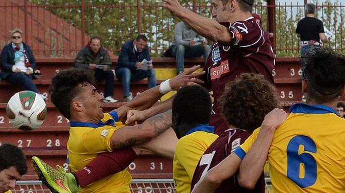 Il Pontedera torna a fare i salti di gioia 2-1 alla Pro Piacenza