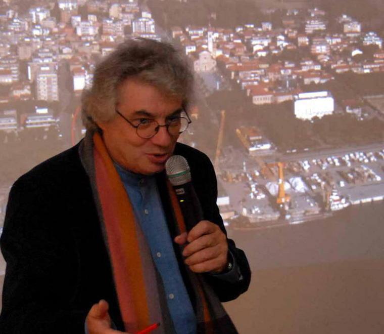 Disegnate voi la nuova piazza 