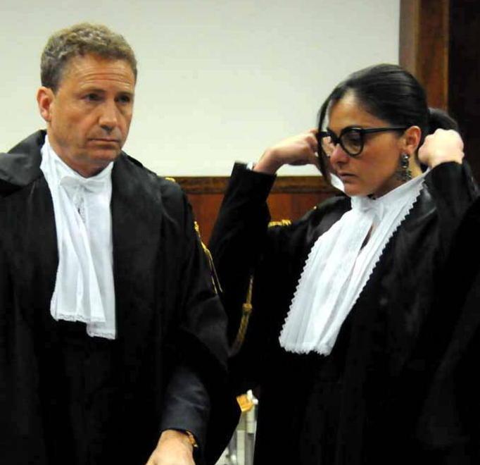 Contestati anche lesioni gravi e danneggiamenti