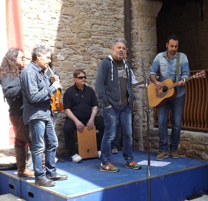 I City Ramblers la banda e canti degli alunni 