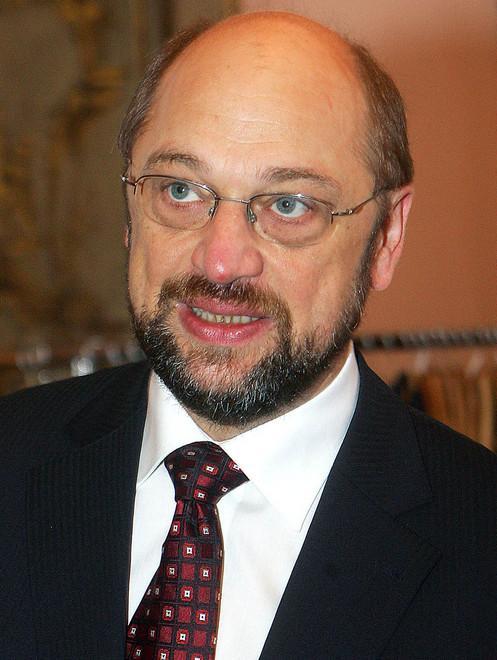 Cento giovani alla “scuola di democrazia” sui problemi del mondo 
