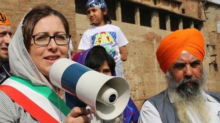 Vaisakhi, una marea multicolore per la festa religiosa di primavera