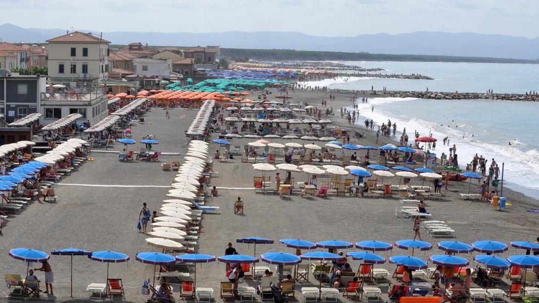 La spiaggia di Marina di Cecina (foto Falorni)
