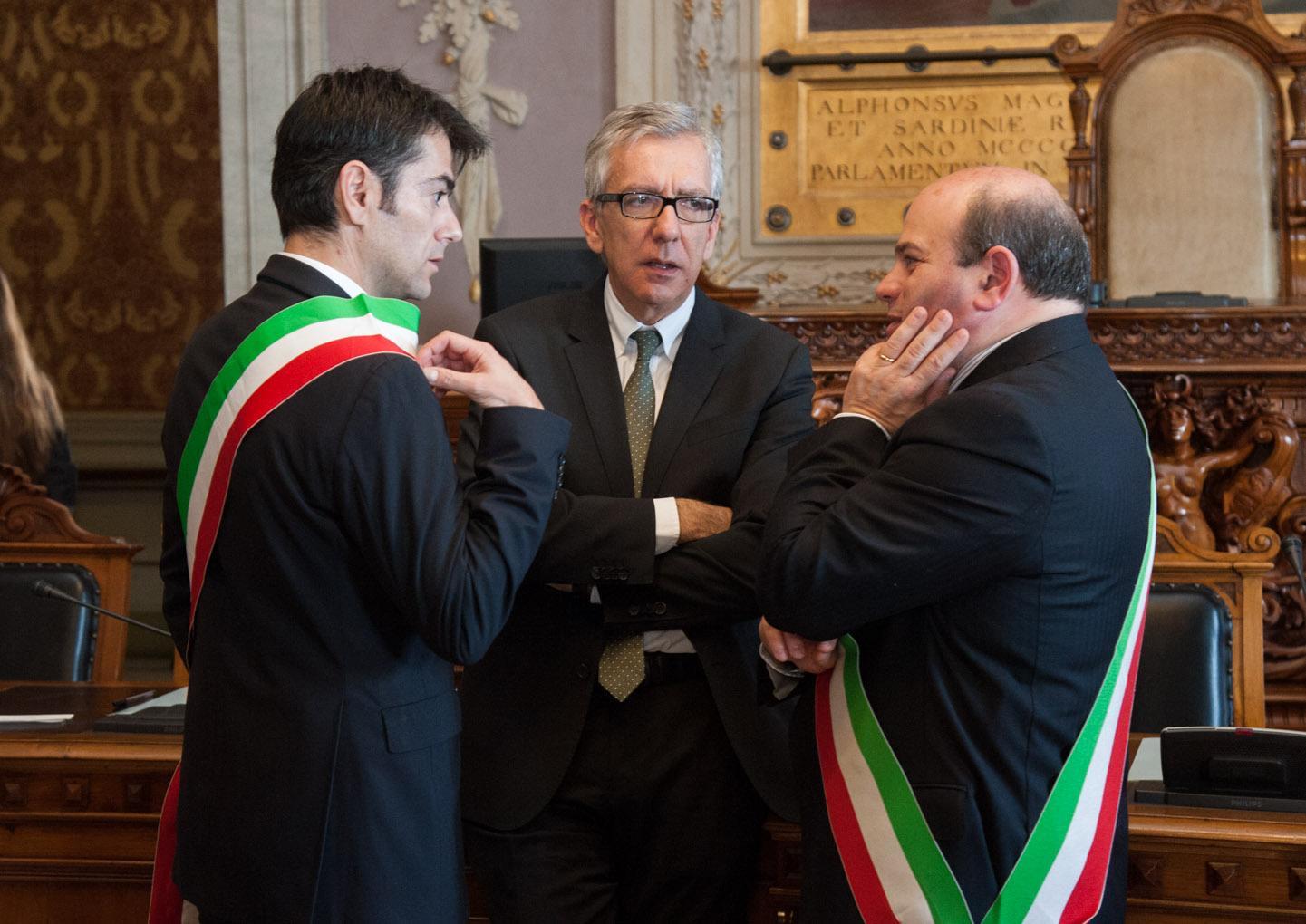 Massimo Zedda e Nicola Sanna insieme al presidente della Regione Francesco Pigliaru (al centro)