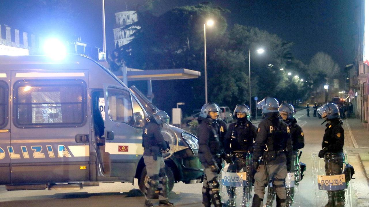 La polizia schierata ne pressi dello stadio