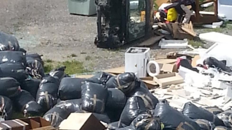 Viale Marconi, ancora discariche abusive