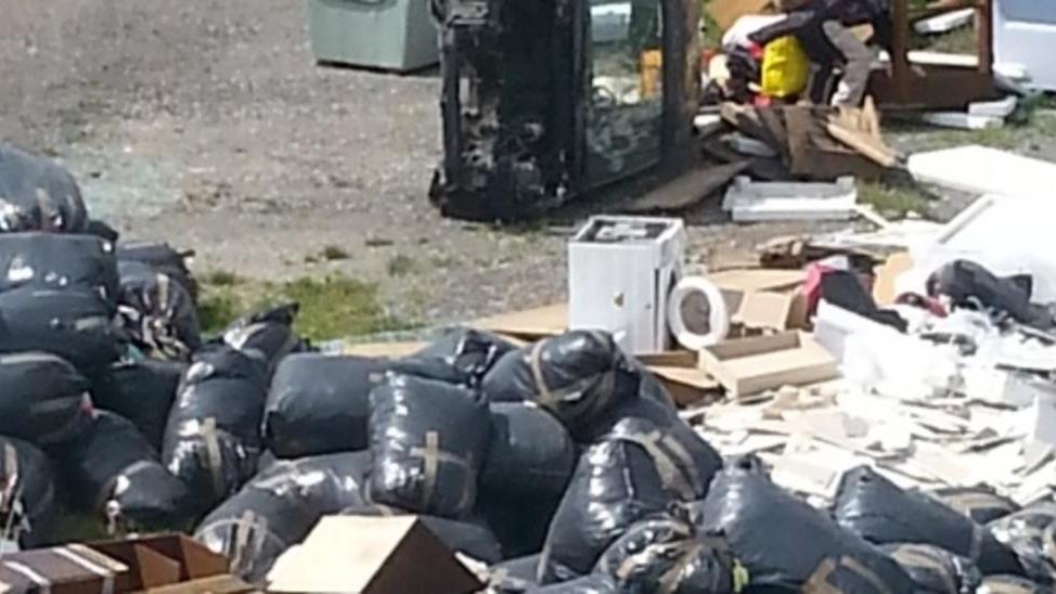 Viale Marconi, ancora discariche abusive