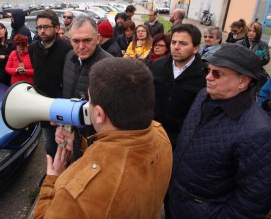 «Commessa pubblica per il call center» 