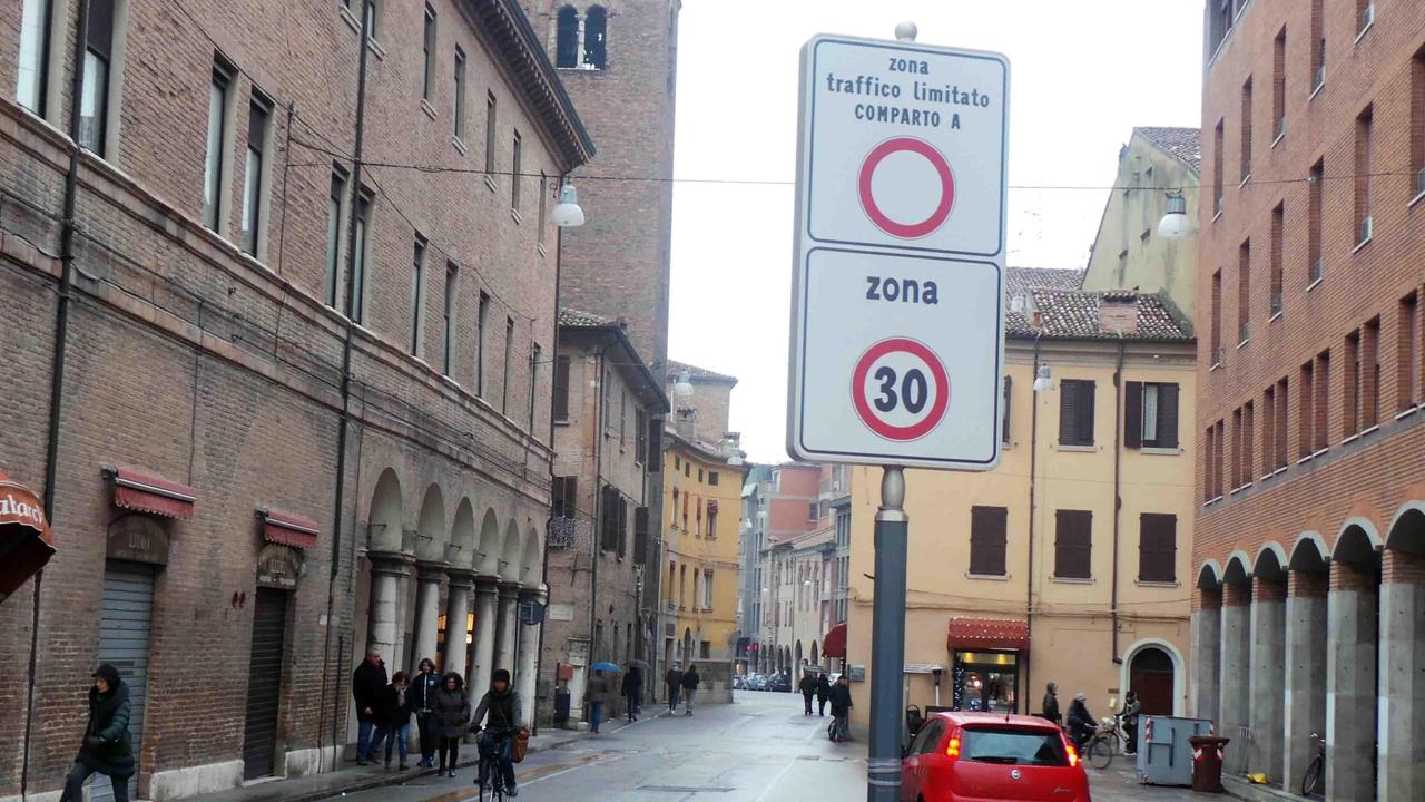 Doppia marca da bollo per il pass Ztl