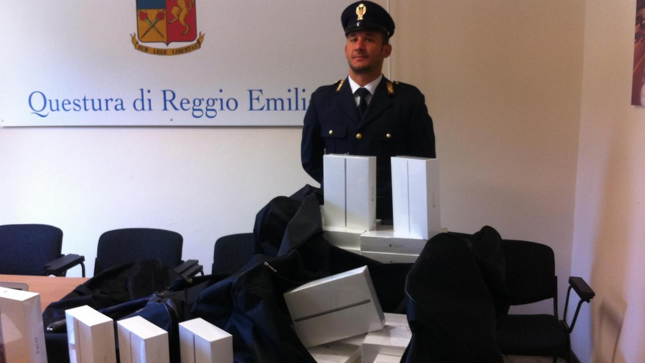 Decine di iPad rubati a Bolzano recuperati a Reggio