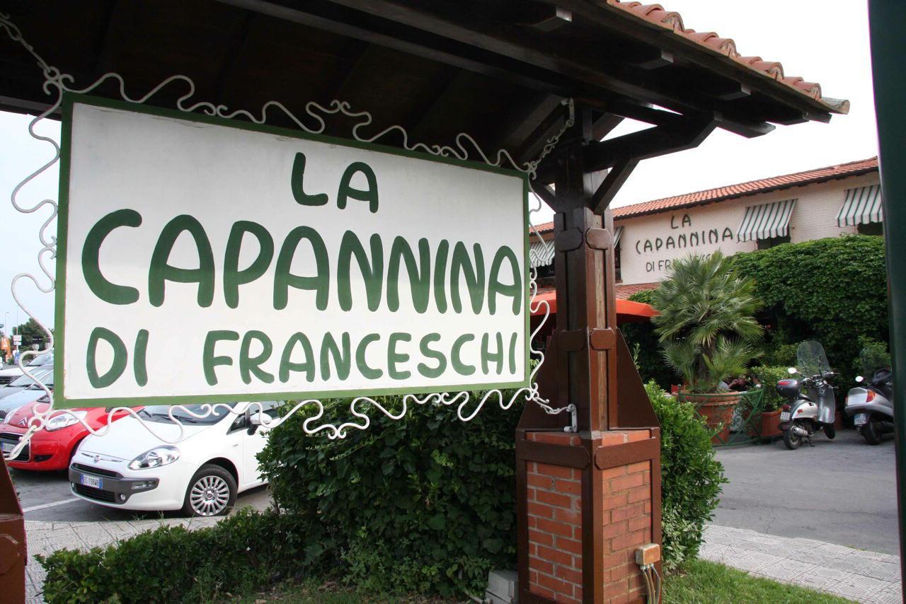 L'insegna della Capannina di Forte dei Marmi