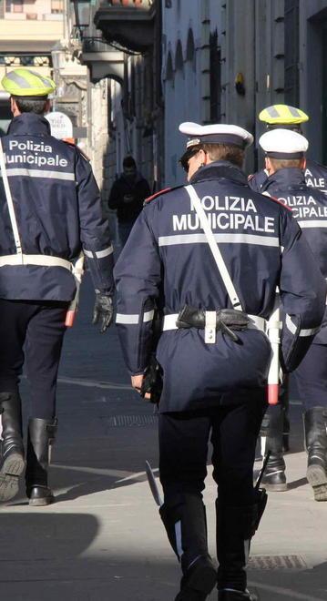 Bando per assumere 27 vigili urbani a tempo determinato 