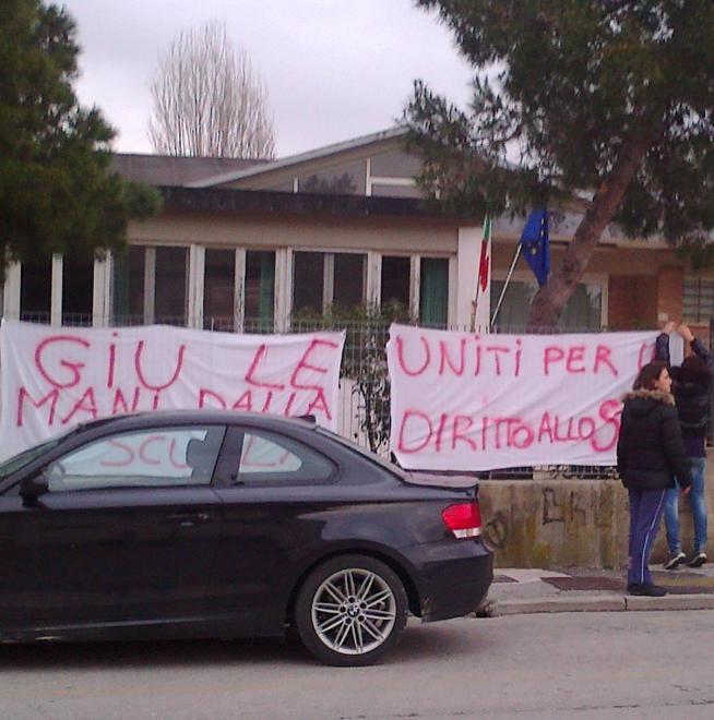 «Gli alunni ci sarebbero ma il preside li scoraggia»