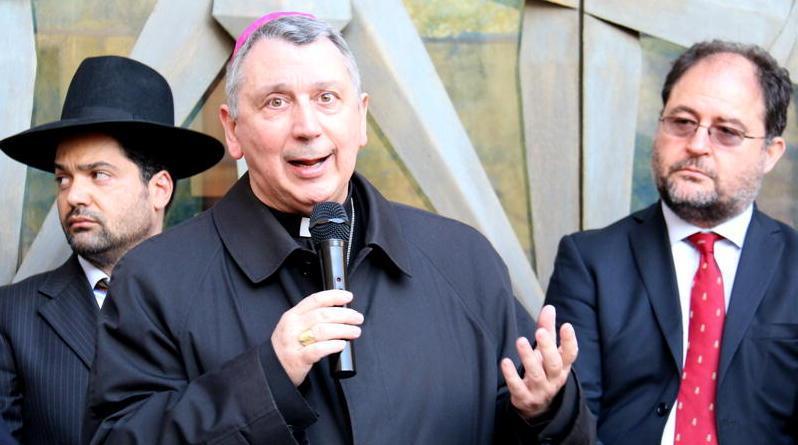 Il vescovo: «La Chiesa gli deve molto»