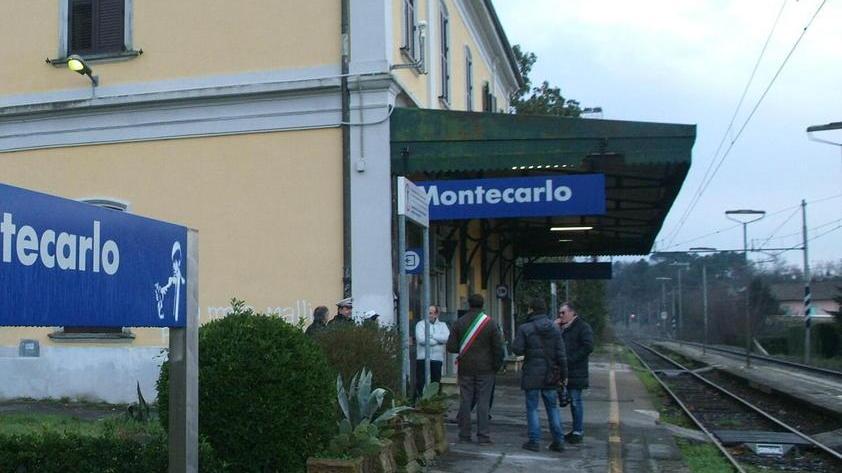 Furti e rapina sul treno, condannato un giovane