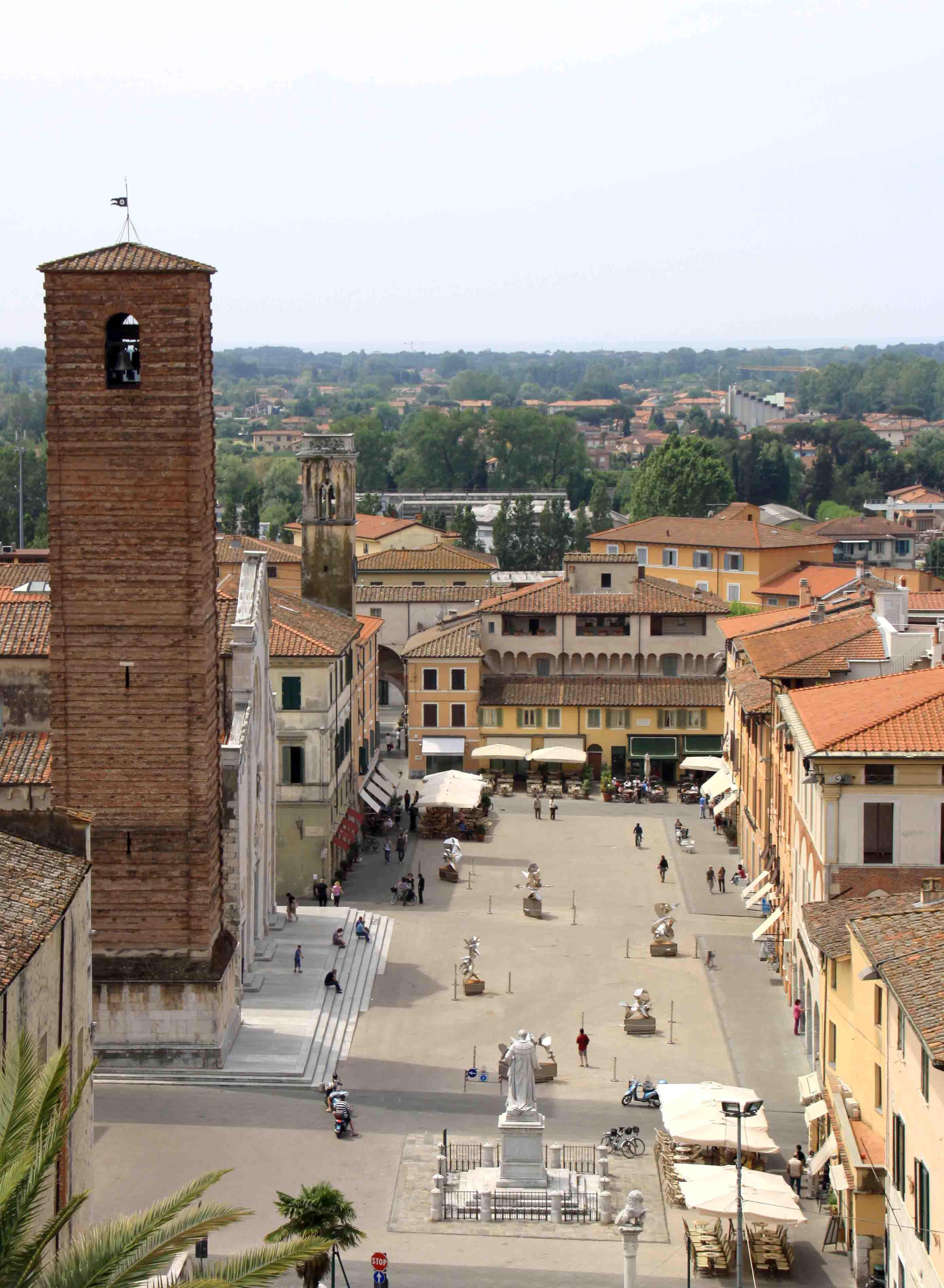 Il centro storico di Pietrasanta visto dall'alto
