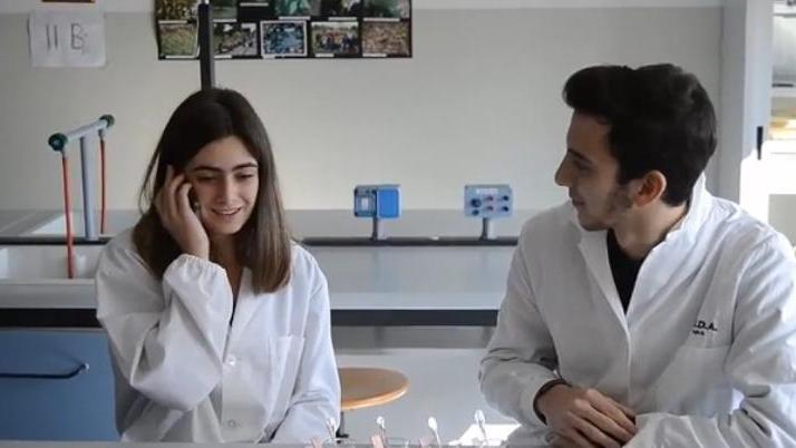 Un fermo immagine del video degli studenti del Cicognini