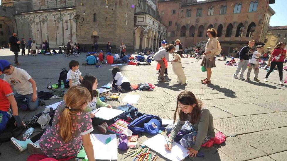 In piazza per il concorso di disegno