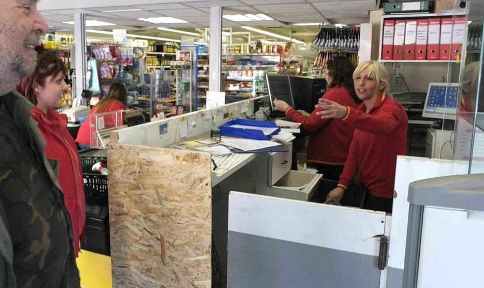 «Danni ingenti per la distruzione di box e vetrina» 