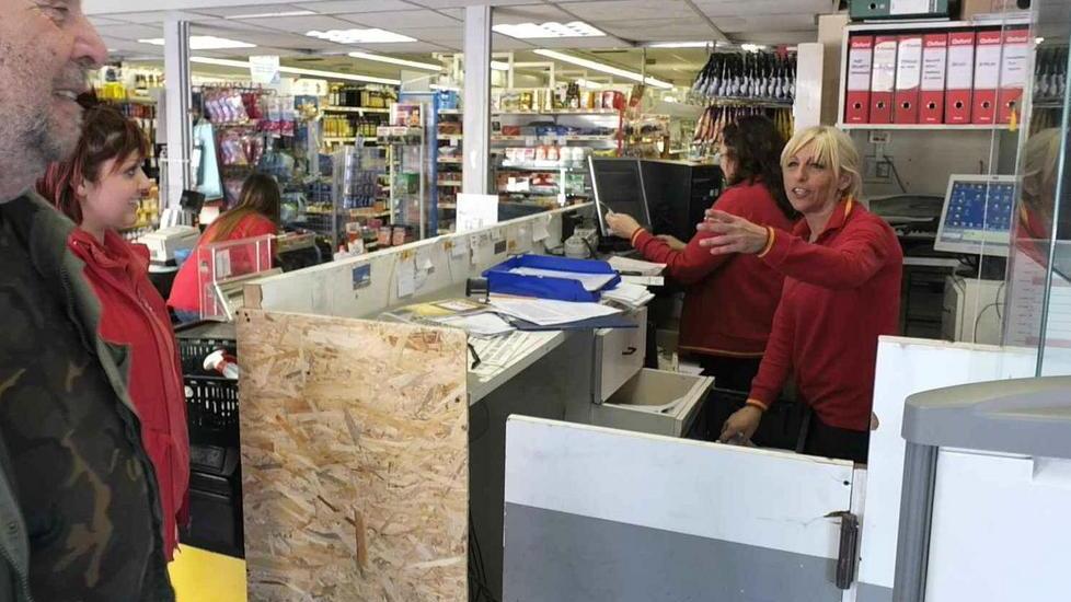 «Danni ingenti per la distruzione di box e vetrina»