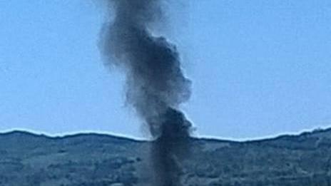 Fiamme tra i rifiuti a Scapigliato