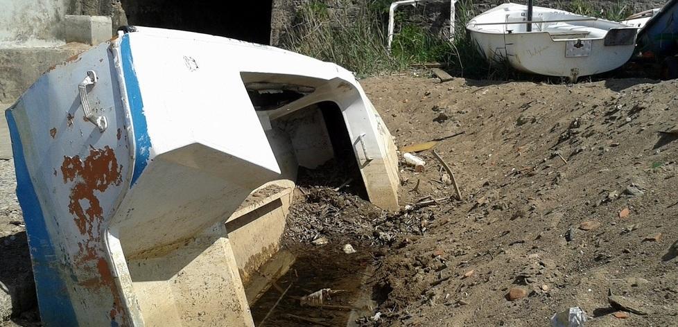 Via gli scheletri dalla spiaggia del Felciaio