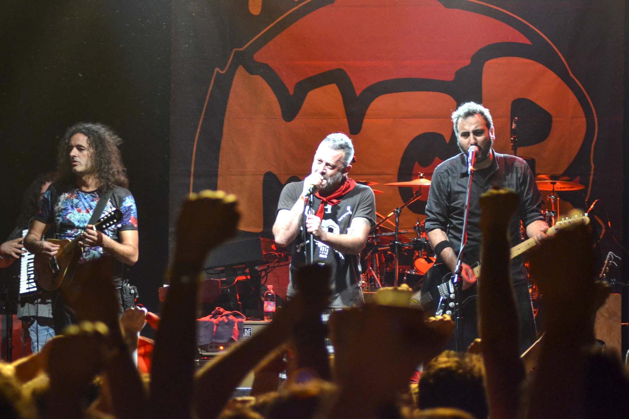 I Modena City Ramblers sul palco