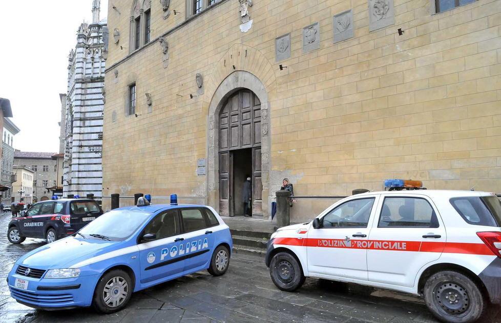 Vigili urbani in tribunale, scoppia la polemica 