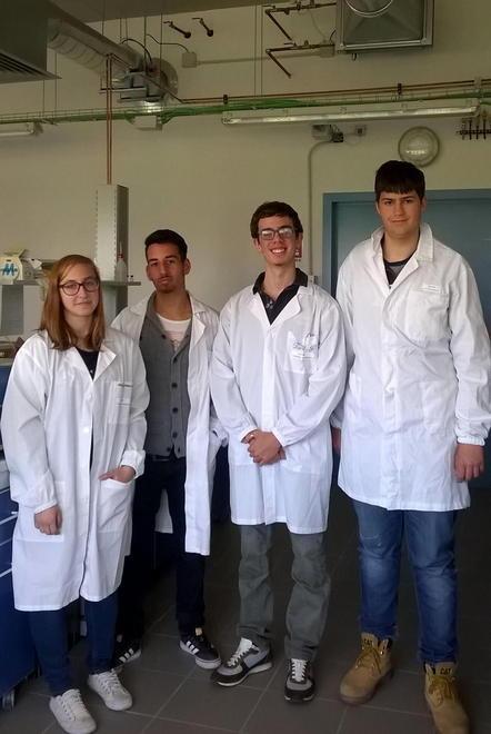 Gli studenti del liceo nei laboratori dell’Università