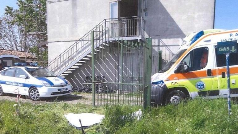 Muore mentre dà il diserbante
