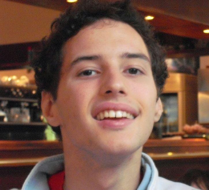 Lacrime in città per Daniele morto a soli vent’anni