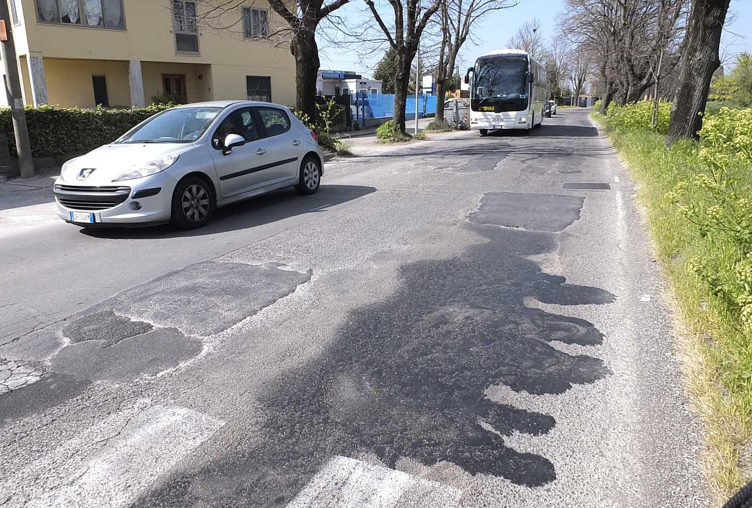 Via Pietrasantina, una strada che ha bisogno da tempo di sistemazione