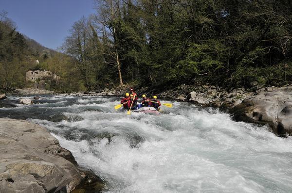Rafting sul torrente Lima