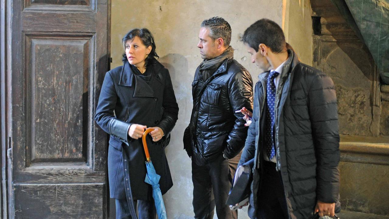 I genitori del piccolo Mattia all'uscita del tribunale con il loro avvocato