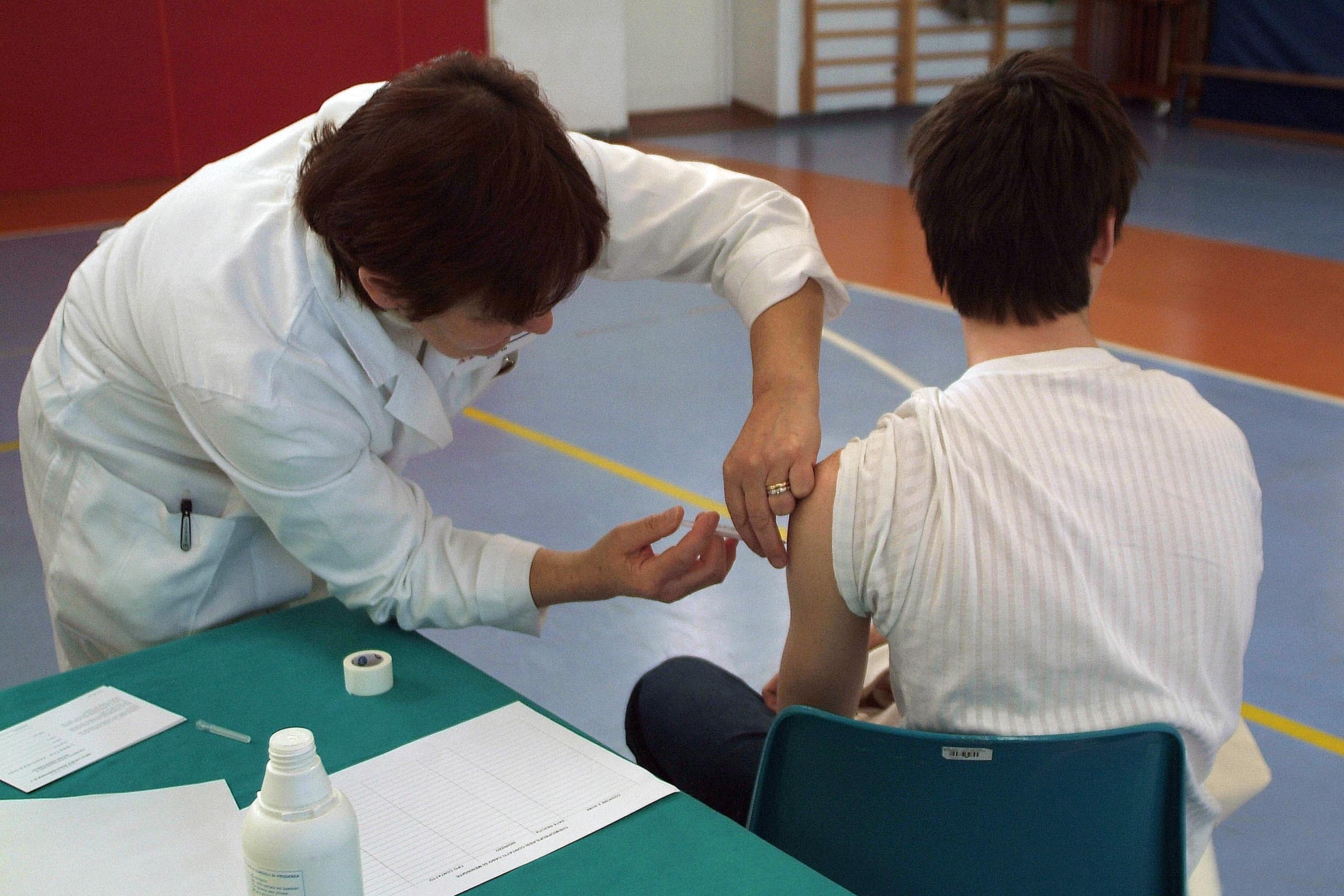 Via alle vaccinazioni contro la meningite anche negli ambulatori