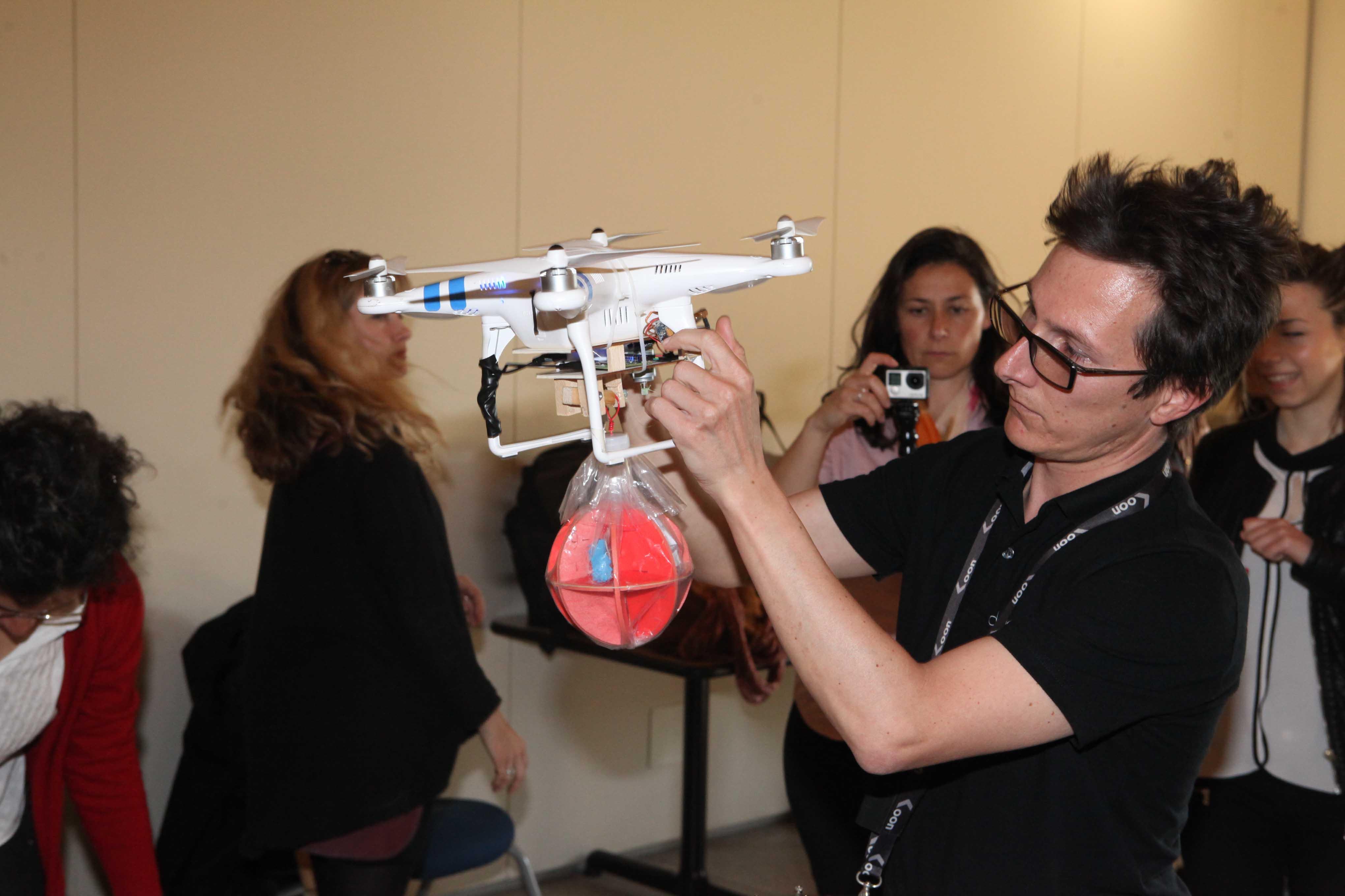Il drone “buono” vola nei corridoi dell’ateneo 