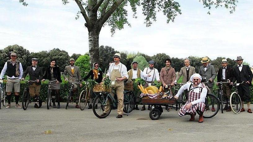 Il gruppo storico Bisenzia al raduno Tweed ride