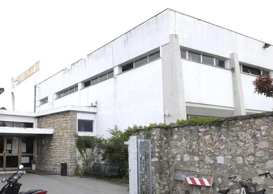 Scontro sulla piscina che rischia la chiusura 