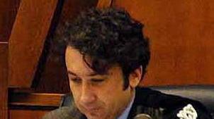 Minaccia la ex con una spranga