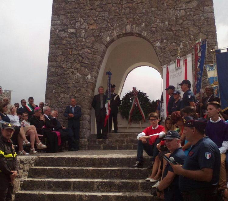 Venticinque minuti di diretta Rai per i morti di Sant’Anna