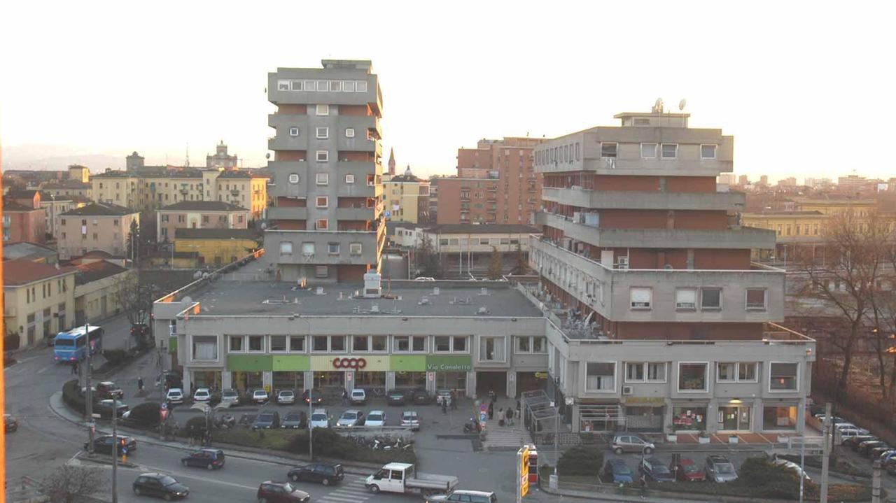 Il parcheggio dela Coop di via Canaletto visto dall'alto