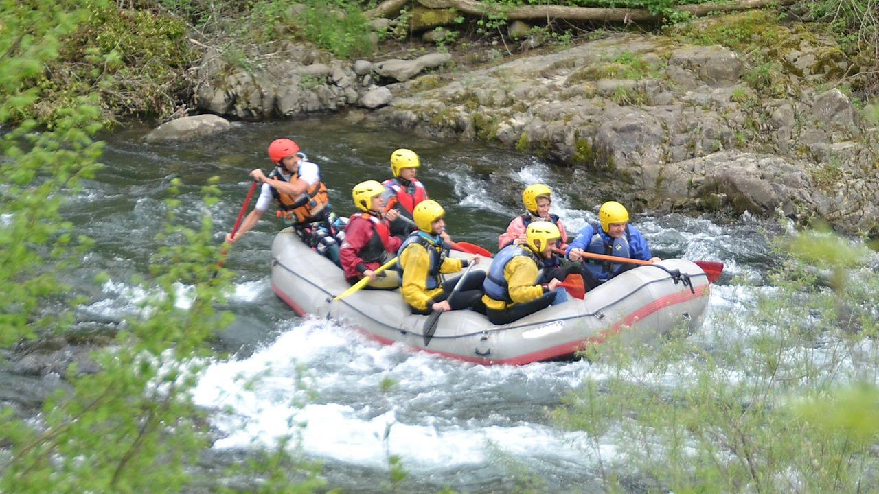 La festa del rafting nel torrente Lima
