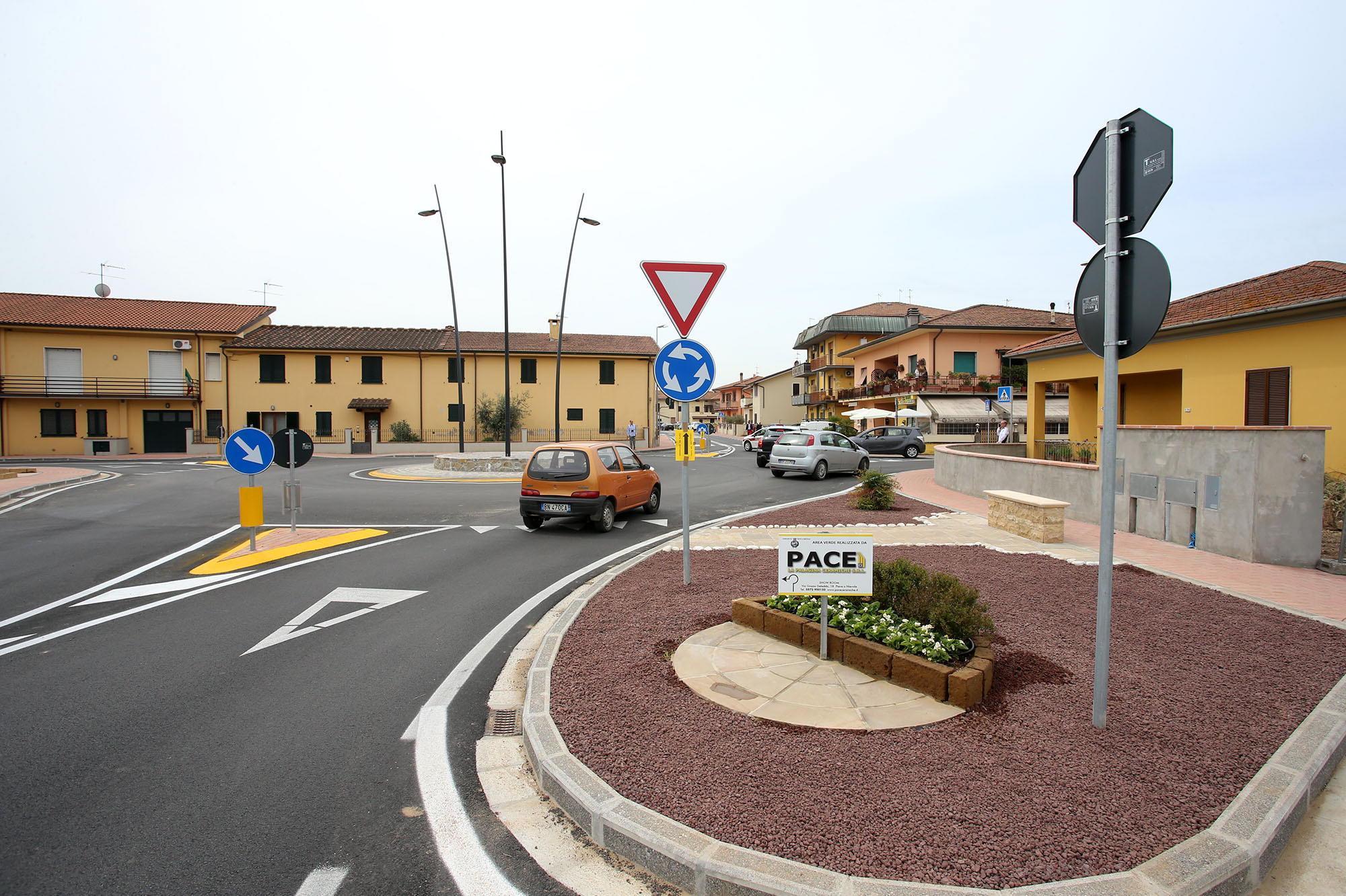La rotatoria, opera attesa dalla frazione di Via Nova 