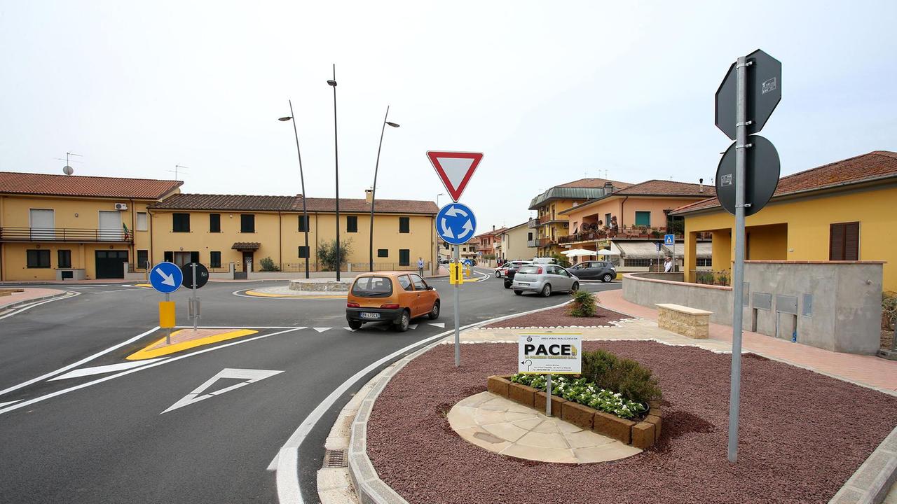 La rotatoria, opera attesa dalla frazione di Via Nova