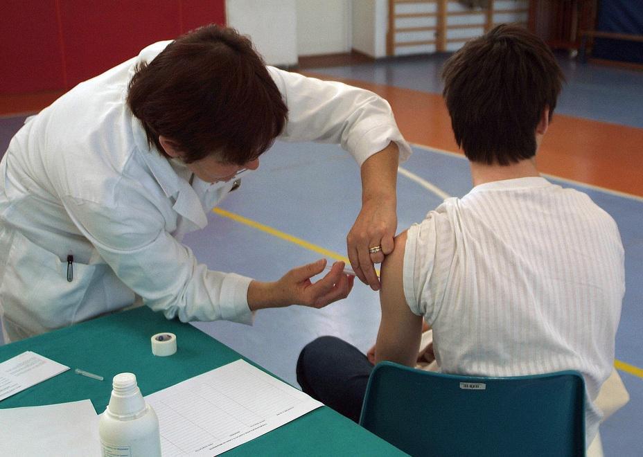 Via alle vaccinazioni anche negli ambulatori 
